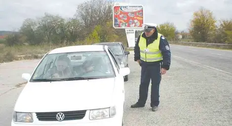 КАТ спира от движение колите с летни гуми и износени грайфери