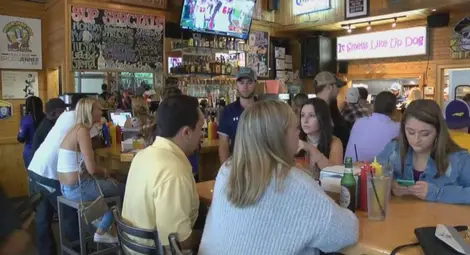 10 000 долара бакшиш за поръчка на две бутилки вода