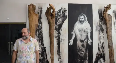 Антоний Софев подари на Екомузея своя „Документ от Осмия ден“ Антоний Софев подари на Екомузея своя „Документ от Осмия ден“