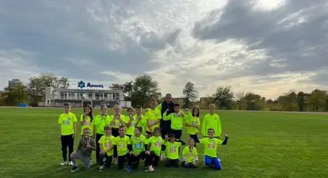 Малките &bdquo;железничари&ldquo; с първи триумф при талантите на пистата