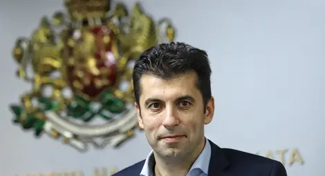 След решението на КС: Валидността на актовете на Кирил Петков