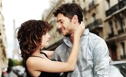 Месец затвор за целувка на публично място в ОАЕ Месец затвор за целувка на публично място в ОАЕ