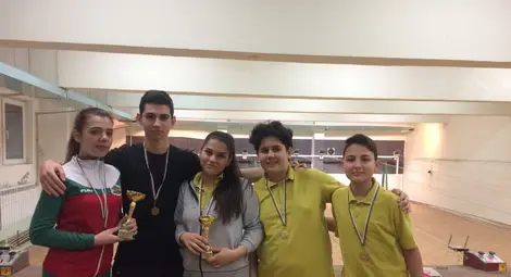 Младите майстори на пистолета с 6 медала на турнир във Варна