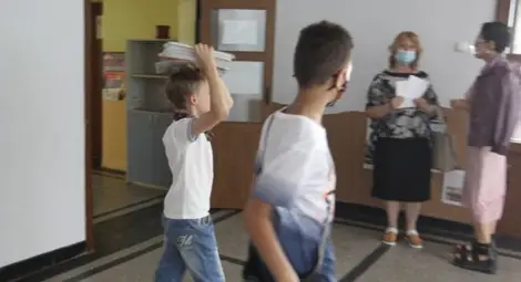 Родители се обявиха против връщането на децата в училище