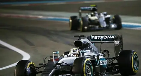 Изхвърлят Хамилтън от Мерцедес Изхвърлят Хамилтън от Мерцедес