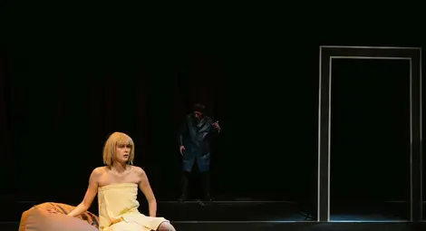 Публика и актьори на една сцена в „Арабска нощ“ – най-новата премиера на ДТ „Сава Огнянов“ Публика и актьори на една сцена в „Арабска нощ“ – най-новата премиера на ДТ „Сава Огнянов“