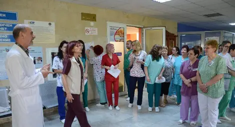 Болницата отваря отделенията за бъдещи медицински сестри