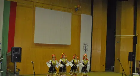 Русе подари коледен концерт на деца-потребители на социални услуги /галерия/