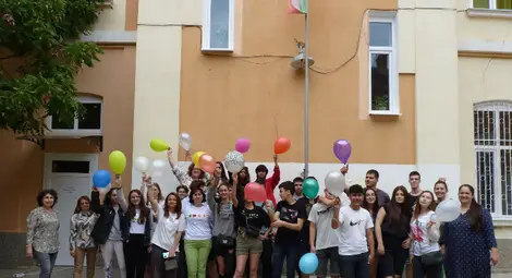 Предай нататък&hellip; детство :)