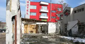 Общината разчиства грозна гледка до Автогарата