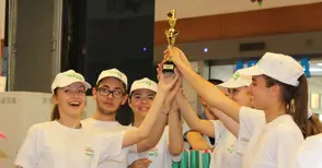 Вазовци взеха купа за здравословна закуска на първата кулинарна олимпиада