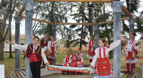 &bdquo;Танцова магия&ldquo; от Ценово  зарадва публиката в Патреш