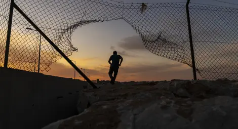 Бус премина през защитната ограда на границата ни с Турция (ВИДЕО)