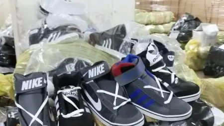 Близо 1500 фалшиви анцузи и маратонки не стигнаха до Румъния