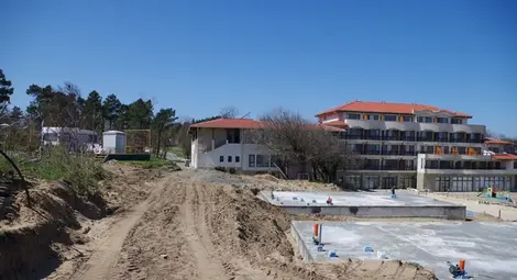 Бетонираха плажа на къмпинг &ldquo;Юг&rdquo; в залива Корал /галерия/