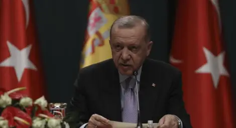 Ердоган обвини &bdquo;паричните барони&ldquo; за краха на турската лира