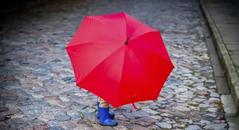 Очаква ни топла, но облачна и дъждовна работна седмица