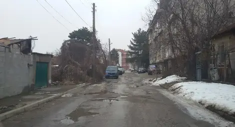 Изглед от „Ибър“. Изглед от „Ибър“.