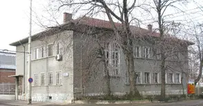 Дребен крадец поема вината на сериен касоразбивач за авторитет в затвора