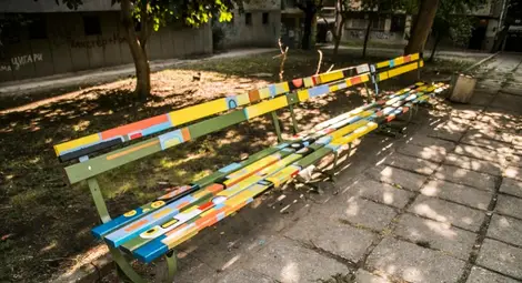 &bdquo;Сервиз за пейки&ldquo; внася повече цвят в села и градове