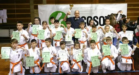 Куп медали за каратеките  на Калинов в Шумен