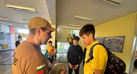 ОУ &bdquo;Любен Каравелов&ldquo; дари 1500 лв. за закупуване на пожарогасители за доброволците на Община Русе