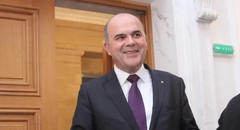 Минималната пенсия става 200 лв. от 1 октомври, увери Бисер Петков