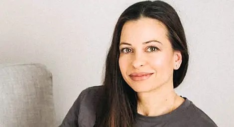 Мечтаещата да създаде академия за мода в Русе Адриана Гарелова: Моите рокли са картини. Обожавам целия процес - от вдъхновението до последния щрих и шев Мечтаещата да създаде академия за мода в Русе Адриана Гарелова: Моите рокли са картини. Обожавам целия процес - от вдъхновението до последния щрих и шев