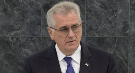 Сръбският президент в битка с халби бира