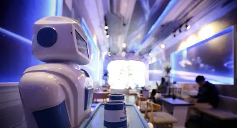 Роботи ще заместят 20 милиона работници до 2030 година