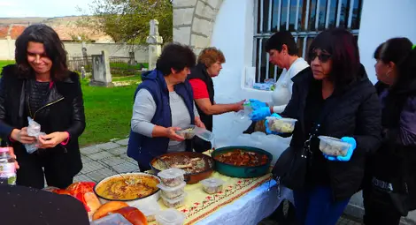 Кръст от Йерусалим осветиха на храмовия празник в Долна Студена