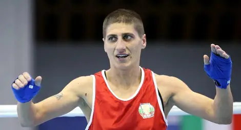 Севда Асенова с експресна победа на ринга в Пловдив