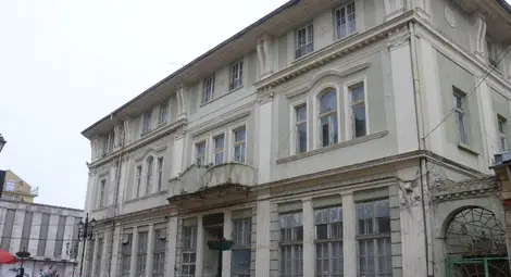 Пустеещият Дом на учителя прави първа стъпка към нов живот