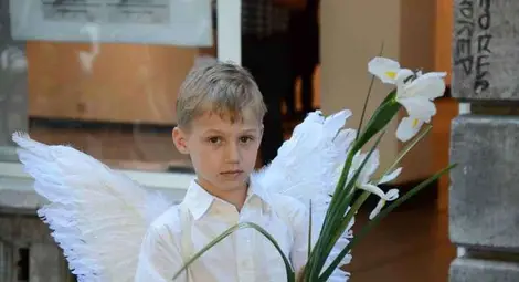 Необичайна експозиция предизвиква  асоциации с философията на духа