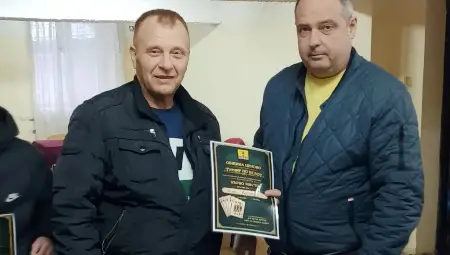 Зимен турнир по белот събра 13 отбора в Ценово