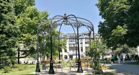 Арт матине на площад &bdquo;Батенберг&ldquo; - неделно вдъхновение под открито небе