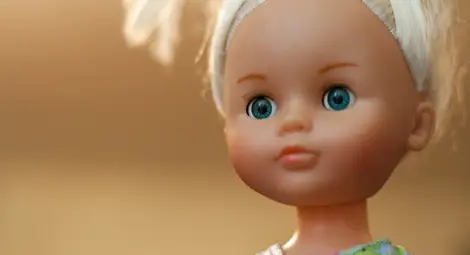 Редник сви 180 лв. от колега, за да купи кукла на щерка си