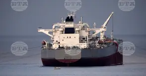 Цената на петрола надхвърли 100 долара за барел заради препятствията за производството и транспорта в Близкия изток