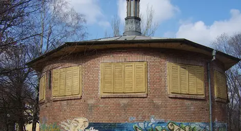 Петиция иска възстановяването на Залата на смеха в парка