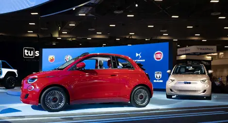 Новият електрически FIAT 500 е звезда на изложението за потребителска електроника в Лас Вегас Новият електрически FIAT 500 е звезда на изложението за потребителска електроника в Лас Вегас