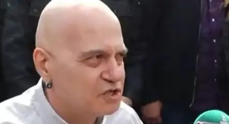 Няма почивка за протеста на Слави! Трифонов пред парламента и навръх Гергьовден