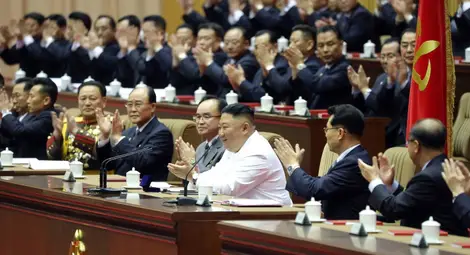 Ким Чен-ун предупреди за историческа икономическа криза в КНДР