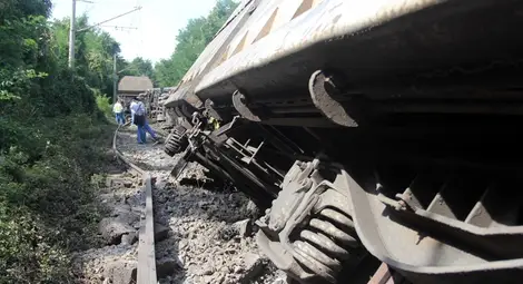 Трагедия в Хитрино: дерайлира и се взриви влак, има жертви