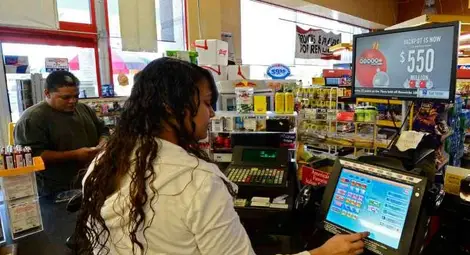 Двама удариха $ 550 милиона джакпот в Щатите 