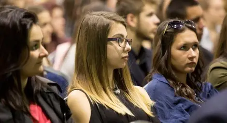 1000 ученици стават мениджъри за един ден утре в 70 населени места в България