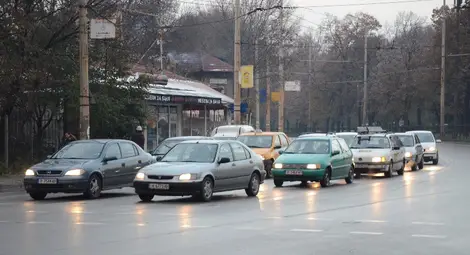 Данъкът на старите коли само с 10% нагоре