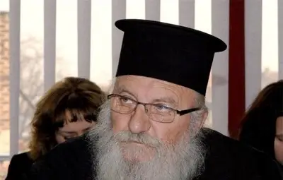 Мъж намушкан с нож в приюта на отец Иван, свещеникът също е ранен