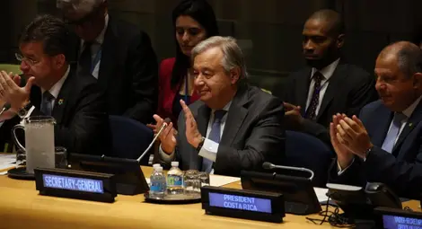 Десетки страни се подписаха под договор за забрана на ядрените оръжия