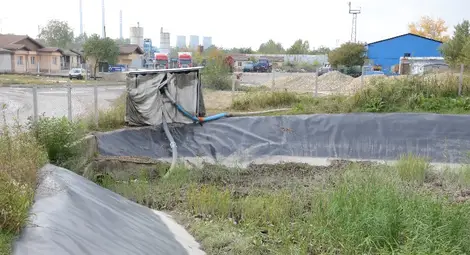 Преносимата отводнителна помпа за Свободна зона стана стационарна