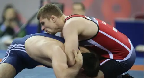 Борец на „Юнак“ разплака чеченец в тест за националното трико Борец на „Юнак“ разплака чеченец в тест за националното трико